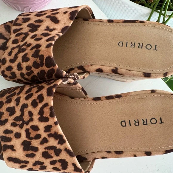 Torrid wedges - Picture 3 of 5